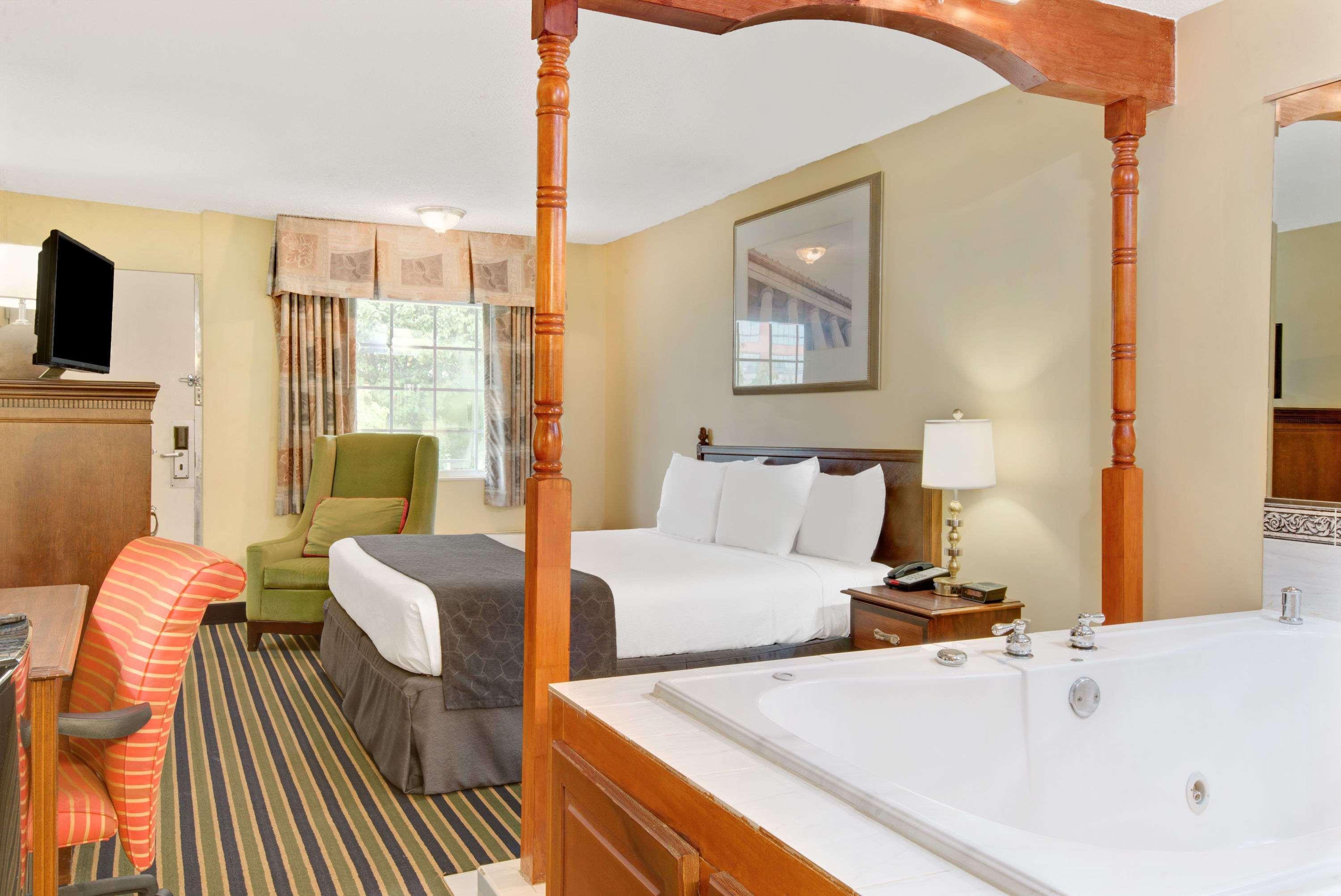 Days Inn By Wyndham Towson Ngoại thất bức ảnh