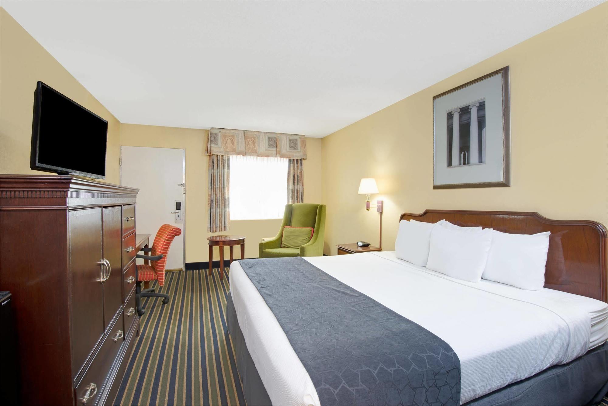 Days Inn By Wyndham Towson Ngoại thất bức ảnh